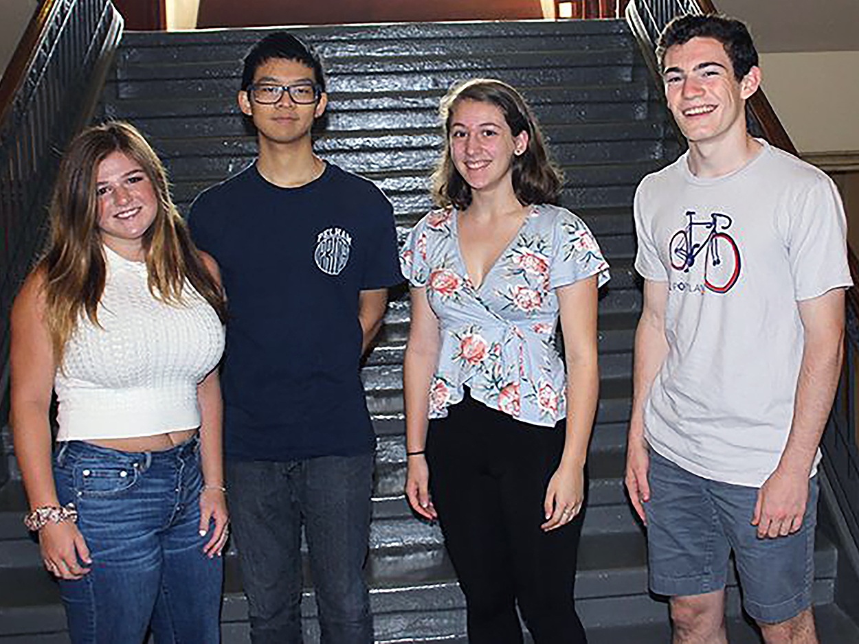(l to r): Seniors Rachel Brewer, Richard Che,
Elise Aronson, and Ben Glickman celebrate being named semifinalists.